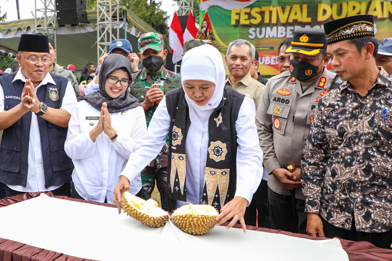 Khofifah Perkenalkan Durian Varietas Baru Setara Black Thorn dari Malaysia