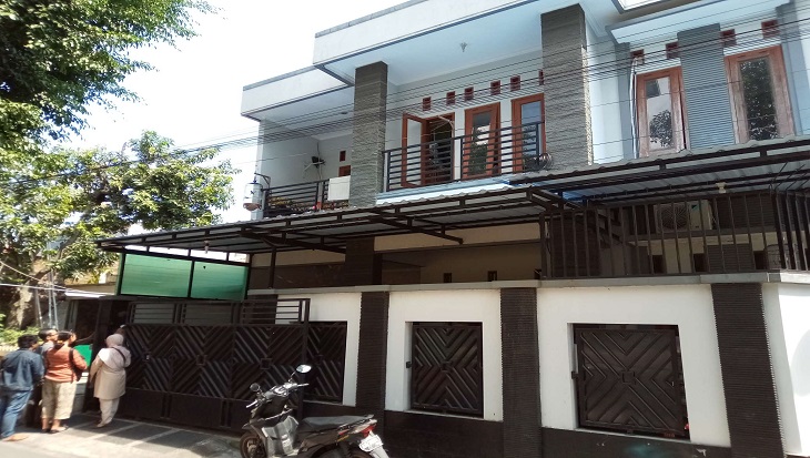 Rumah komedian Nunung di Jalan Pajajaran Timur No.7, Kampung Sumber RT 03 /RW 11, Kelurahan Sumber, Kecamatan Banjarsari, Solo, Jawa Tengah, Sabtu (20/7). (MP/Ismail)