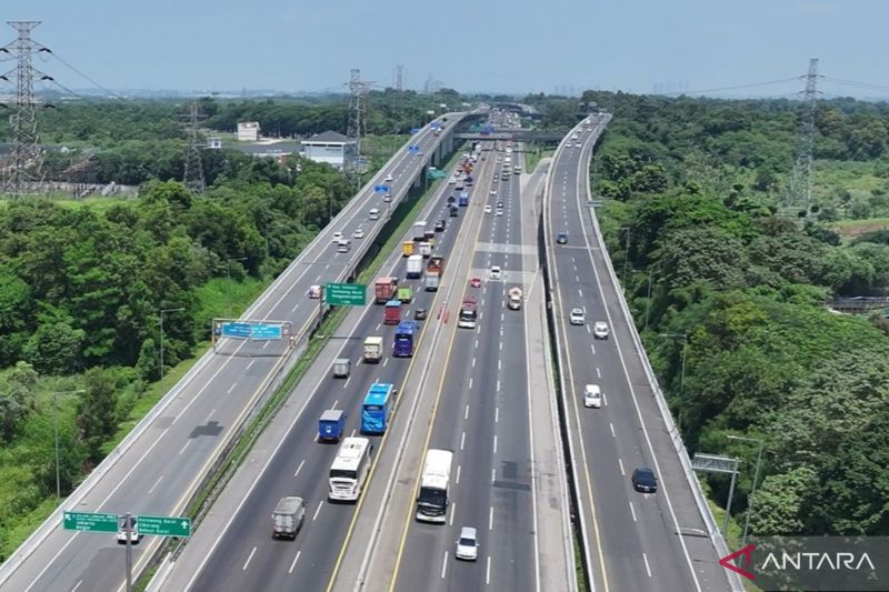 Hari Ini One Way Nasional Mulai Diterapkan di Jalan Tol