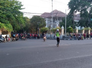  Massa Aksi Penuhi Jalan Colombo, Polisi Lakukan Rekayasa Lalu Lintas