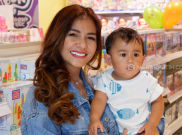 Jurus Jitu Meisya Siregar Batasi Anak Main Gawai