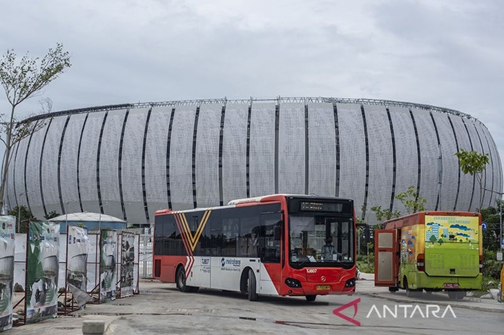 Penjelasan TransJakarta Ada Halte Ditempel Stiker Pj Heru Soal Ajakan Pemilu Aman