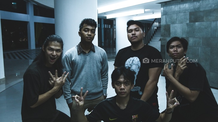 Ketika Momen Suka Duka Dijepret Sama Fotografer Tongkrongan