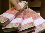 Rupiah Terus Melemah, Jumat Sore Turun Empat Poin Jadi Rp13.785