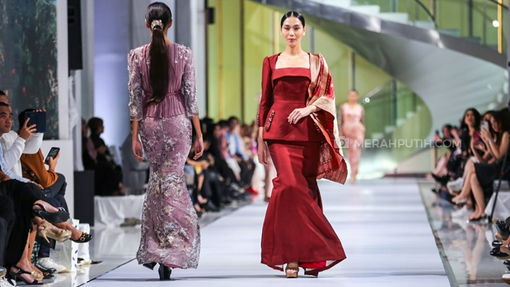 Ekspresi Puisi Shakespeare dalam Busana Couture Jovian Mandagie