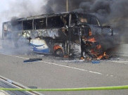 Bus Pariwisata Pembawa Anak TK Terbakar di Tol Wiyoto Wiyono