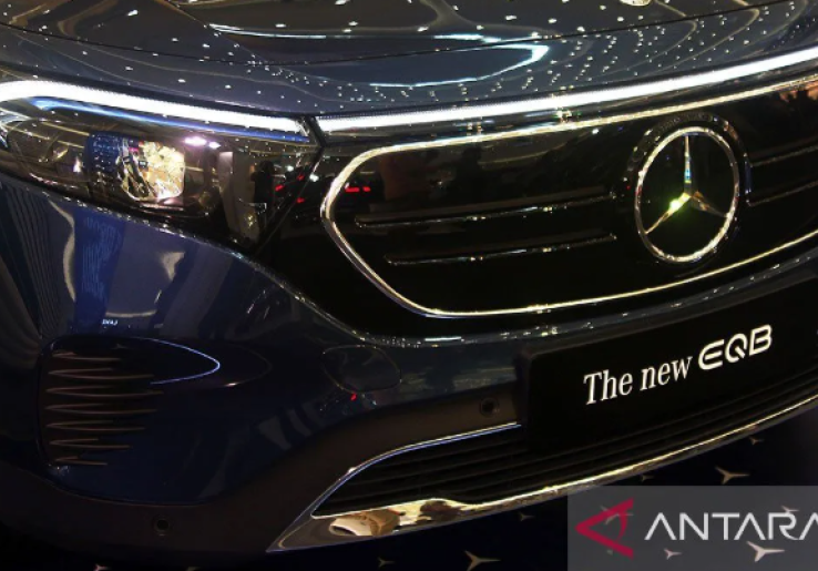 Berpotensi Kebakaran Baterai, Mercedes Benz Tarik Ribuan EQB