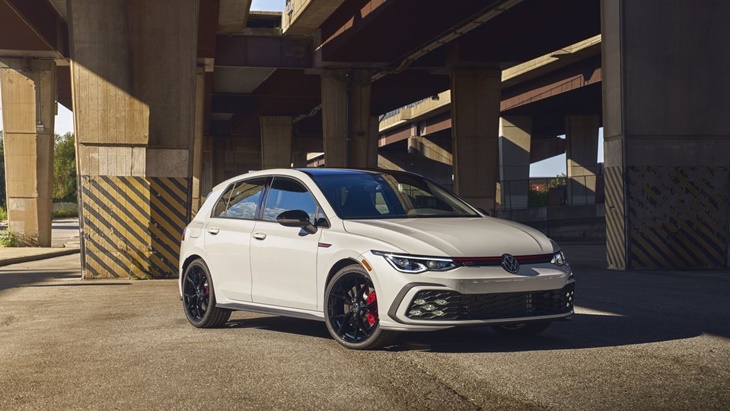 Produksi Volkswagen GTI dan Golf R Versi Manual Berakhir di 2024