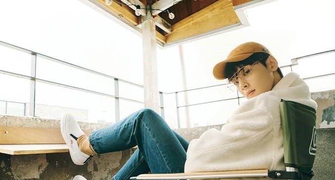 Selain Wajah Tampan, Idola Kpop Ini Miliki Latar Belakang Mengagumkan