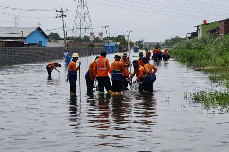 Rel Tergenang, Jalur Stasiun Tawang-Alastuwa Belum Bisa Dilalui