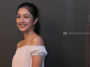 Mikha Tambayong Jadi Mbok Jamu Cantik