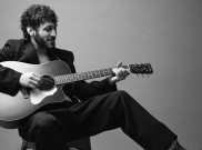 Chris LaRocca Buka Hati Lewat Single 'last pair of boots in town', Lagu Pemanasan Menuju EP 'dog years'