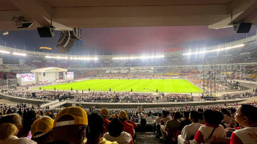 Ribuan Umat Katolik Hadiri Misa Akbar bersama Paus Fransiskus di Stadion GBK