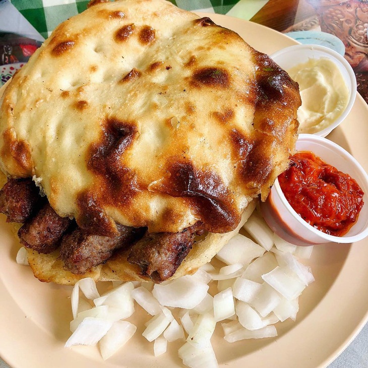Cevapi. (Foto: Instagram/zarasaine)