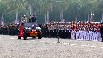 Presiden Joko Widodo Hadiri Peringatan HUT Bhayangkara ke 78 di Lapangan Monas 