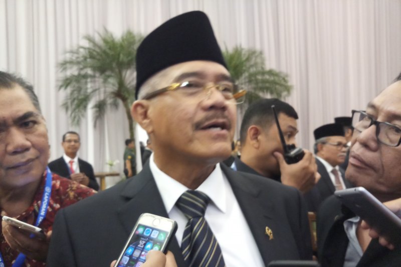 Ketua Mahkamah Agung Hatta Ali di Jakarta Convention pada Rabu (27/2) mengatakan pada saat ini Indonesia mengalami kekurangan tenaga hakim, sementara jumlah perkara yang masuk terus mengalami peningkatan. (ANTARA / Maria Rosari)	