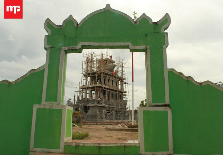 Kyai ini Patahkan Mitos Keramatnya Makam Ki Abdullah Anggadirepa