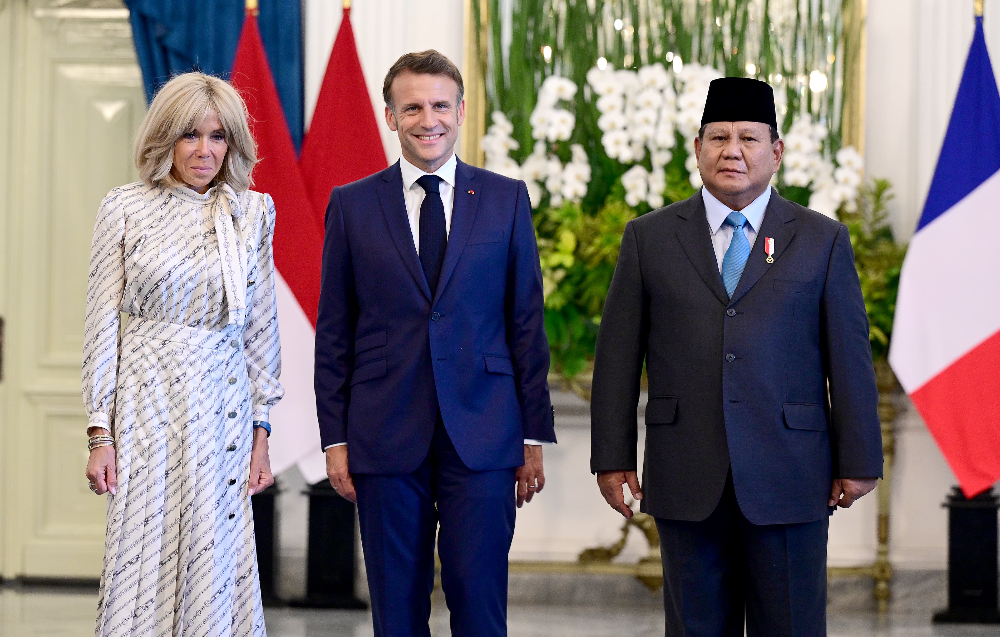 Presiden Prabowo Dampingi Presiden Macron ke Akmil dan Candi Borobudur
