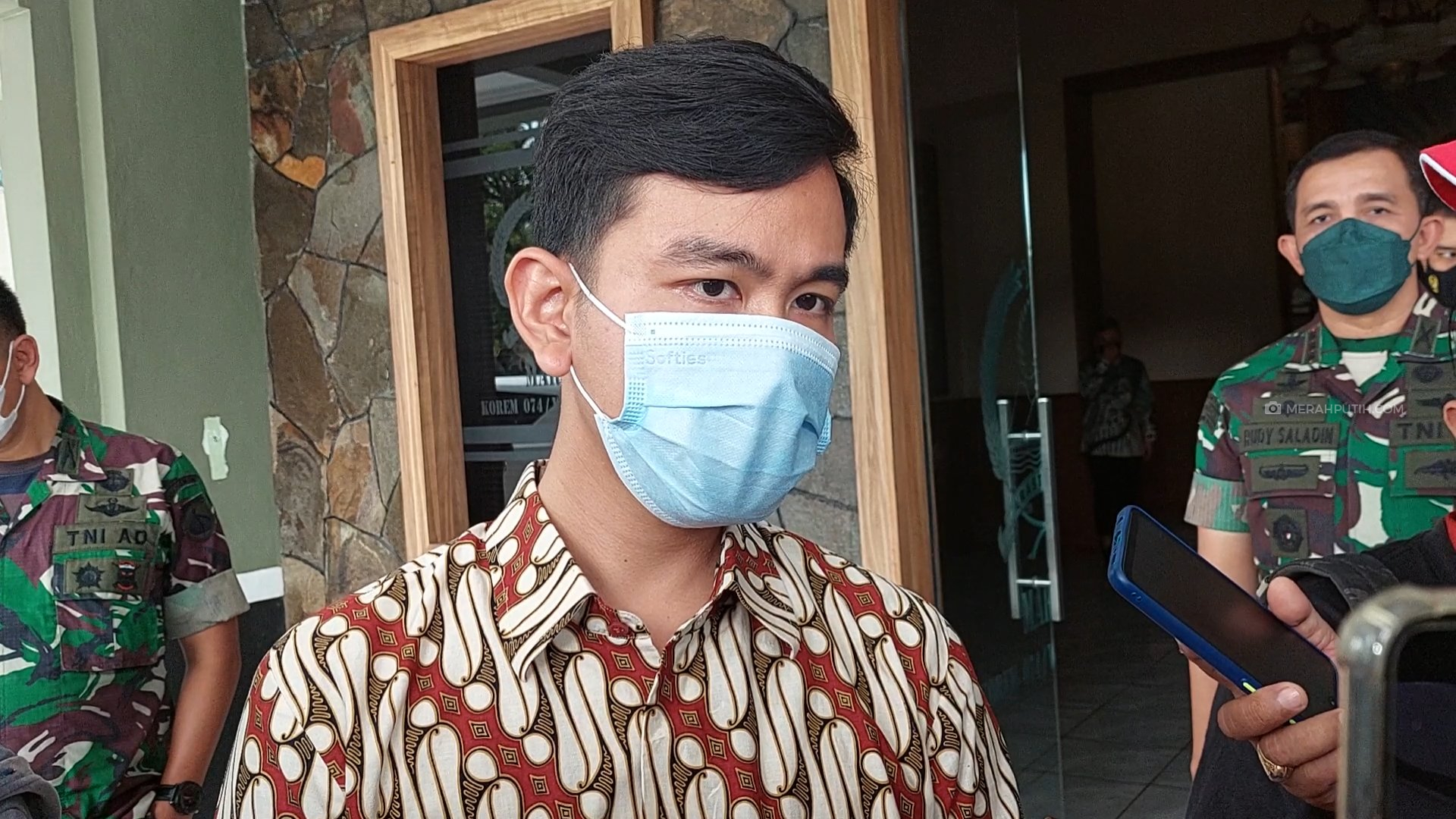 Dilaporkan Dosen UNJ Ke KPK, Gibran: Korupsi Opo?