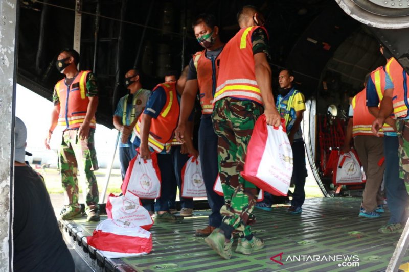 Pengiriman bantuan bagi NTT. (Foto: Antara)