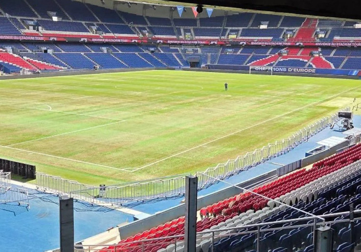 Kondisi Lapangan Buruk, PSG Harus Mengungsi dari Parc des Princes