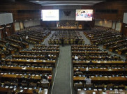Rapat Paripurna DPR Setujui Agusman dan Hasan Jadi Komisioner OJK