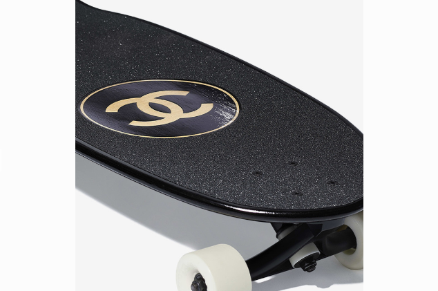 Wow! Chanel Jual Skateboard dan Papan Selancar Seharga Lebih dari Rp 100 Juta