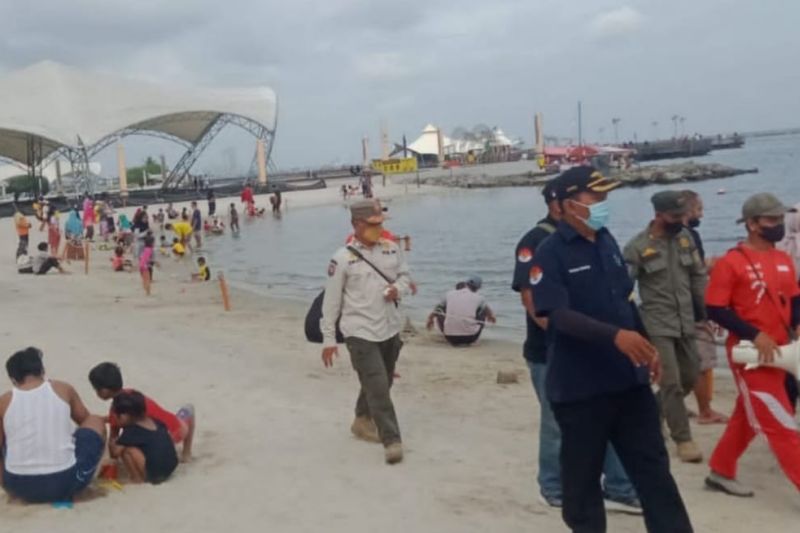 Pantai Ancol. (Foto: Antara)