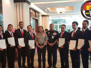 Bebaskan Ling-Ling, Malaysia Beri Penghargaan 65 Anggota Polri
