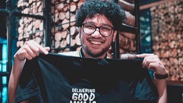 Kunto Aji Idolakan Opor Ayam dan Sambal Goreng Hati Ibunda