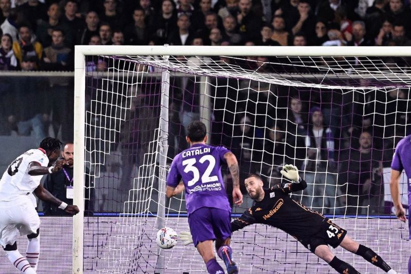 Gagalkan Dua Penalti AC Milan, David De Gea Masih Seorang 'Monster'