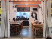 Gue Enggak Cengeng, Bawa Kedai ke Rumah