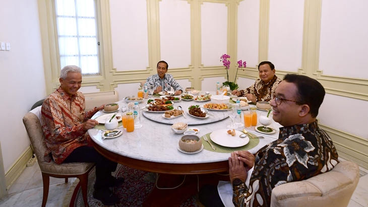 Jamuan Makan Jokowi dengan 3 Capres Hanya Gimik Politik