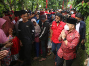 Azwar Anas Tinjau dan Buka Pengobatan Gratis di Bogor