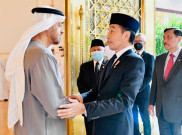 Jokowi Sampaikan Dukacita atas Wafatnya Sheikh Khalifa dengan Singgah di Abu Dhabi