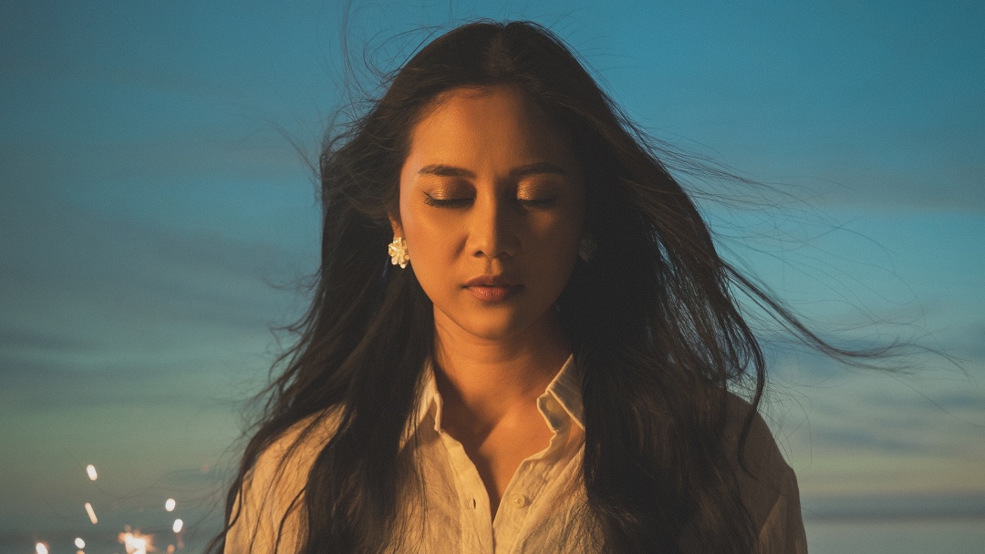 Nadhira Suri Bawakan Ulang Lagu 'Sementara' Float