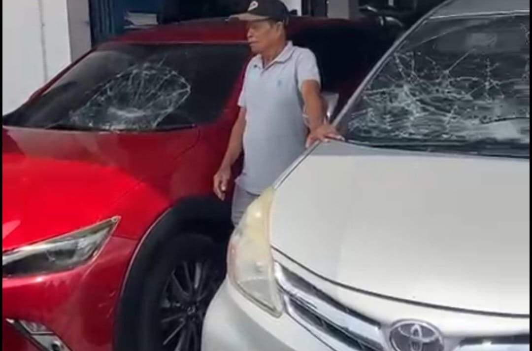 Pria ODGJ Ngamuk, 3 Mobil di Showroom Kartasura Jadi Korban