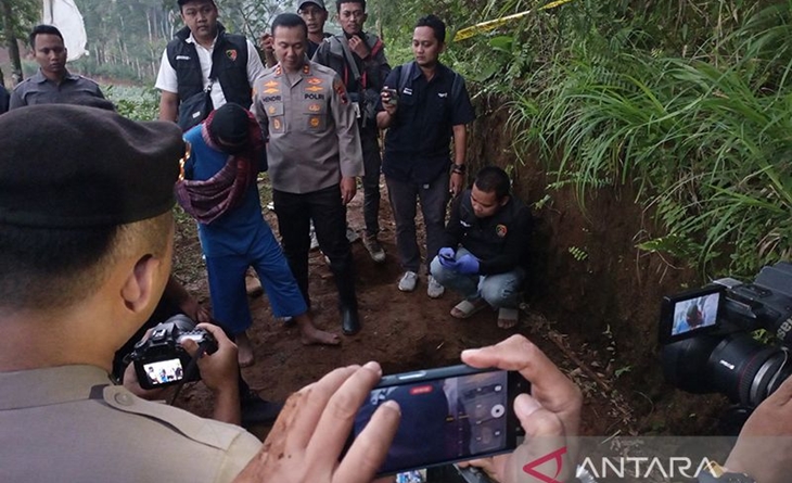 Polisi Temukan 12 Jenazah Korban Dukun Pengganda Uang