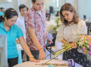 Belajar Merangkai Buket Bunga Bersama Flower Expert, Tak Sampai Setengah Jam