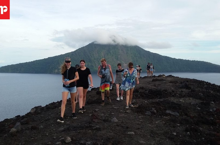 Bukan Musim Liburan, Krakatau Tetap Dibanjiri Turis Asing