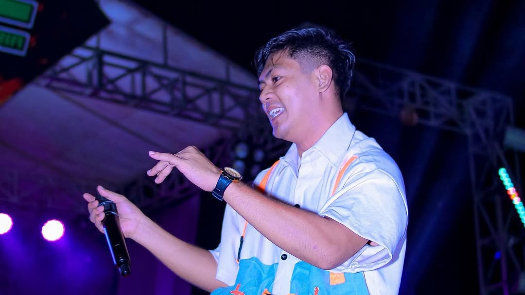 Viral di TikTok, Berikut Lirik Lagu 'Mode Pesawat' dari Dandy Barakati