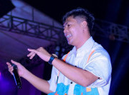 Viral di TikTok, Berikut Lirik Lagu 'Mode Pesawat' dari Dandy Barakati