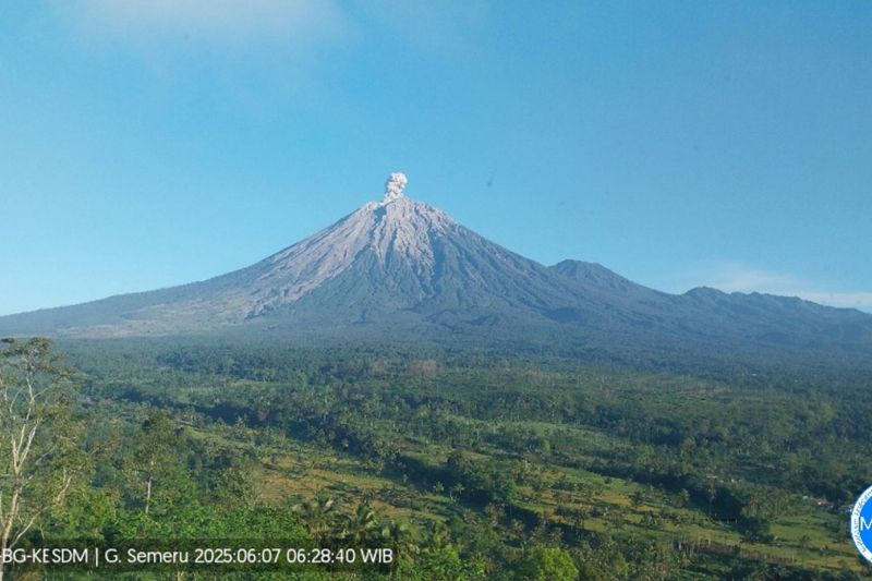 Jalur Pendakian Semeru Ditutup 17-26 Agustus