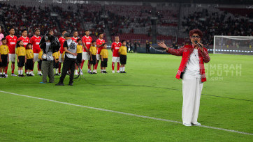 Aksi Penyanyi Pop Legendaris Rita Butar-Butar Meriahkan Pembukaan Piala Presiden 2025