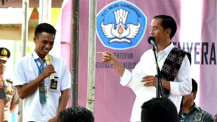 Jokowi: Beli Sepatu Boleh, Beli Buku Boleh, Beli Pulsa Boleh Tidak?