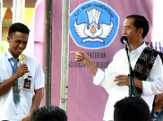 Jokowi: Beli Sepatu Boleh, Beli Buku Boleh, Beli Pulsa Boleh Tidak? 