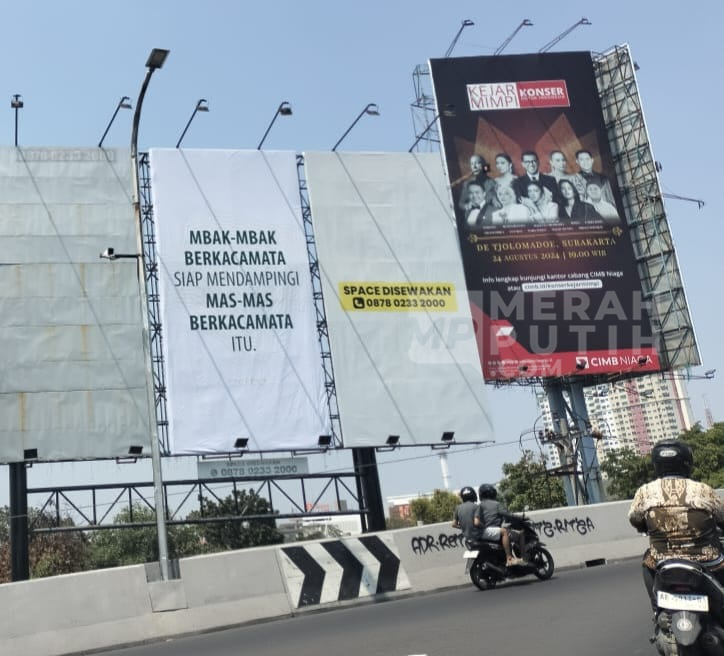 Strategi Baliho Calon Pilkada Solo Tanpa Foto Sukses Sedot Perhatian Gen Z 