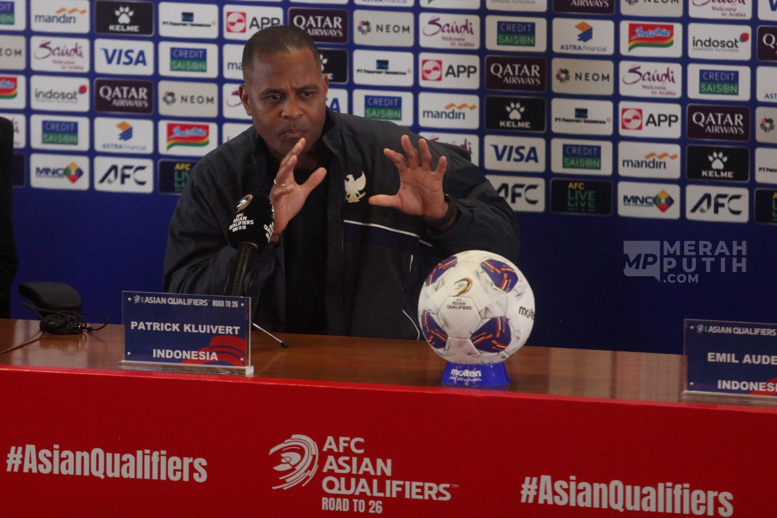 Mauro Zijlstra dan Miliano Jonathans Belum Tentu Tampil di Laga FIFA Match Day, Kluivert Bilang Begini