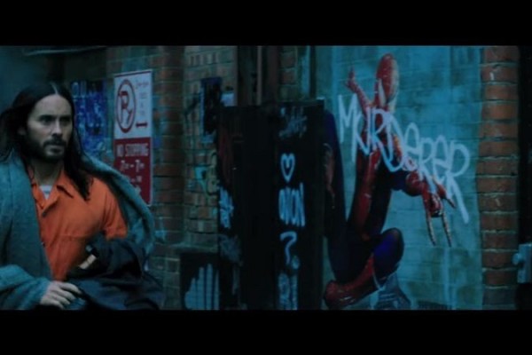 Sosok Spider-Man muncul dalam bentuk poster (Foto: Screenshot Youtube)