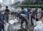 Tanggul Laut Pantai Mutiara Jakut Rembes ke Jalan, Perbaikan Tunggu Hasil Kunjungan Wagub